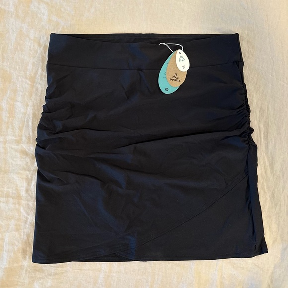 NWT Prana Brigi Skirt | Black | UPF 50+ - Picture 1 of 7